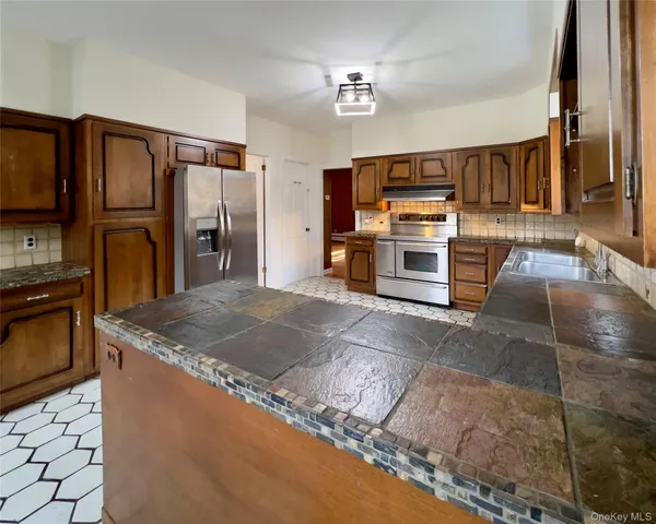 $4,000 | 85 Washington Road, Carmel, NY 10512