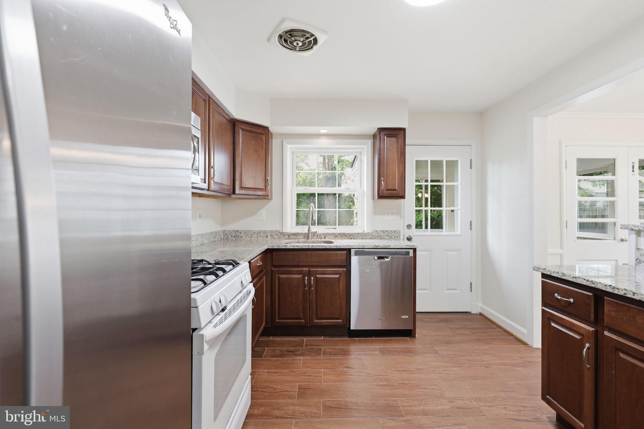 9706 Dameron Drive Silver Spring, MD 20910 - Photo 8 of 40