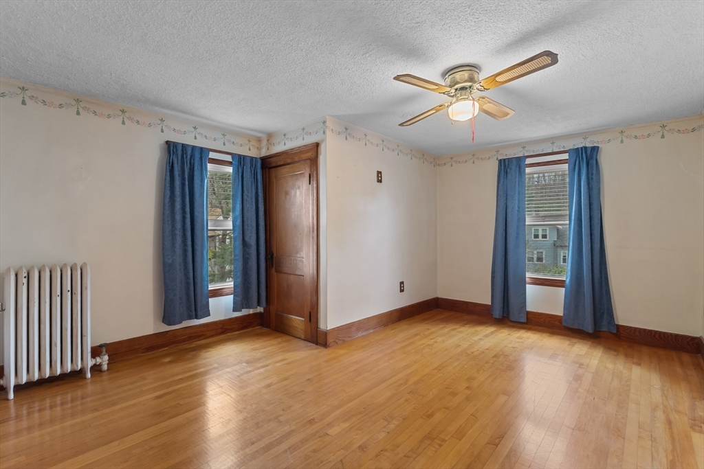 35 Chesterfield Road Worcester, MA 01602 - Photo 18 of 32