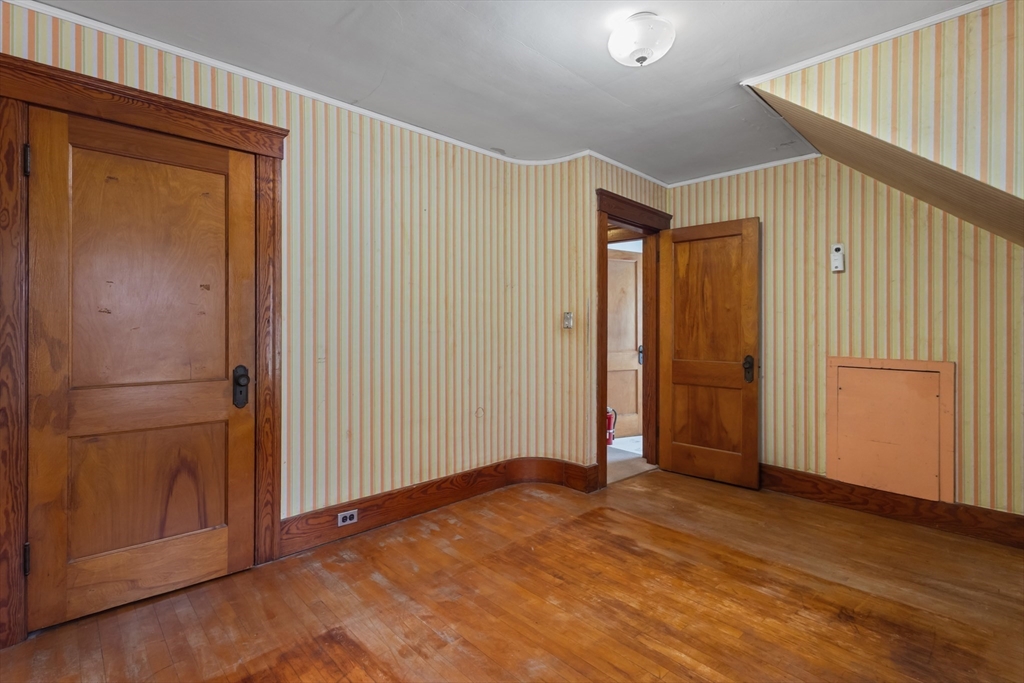 35 Chesterfield Road Worcester, MA 01602 - Photo 19 of 32