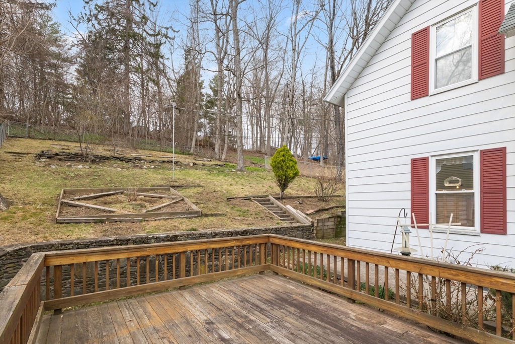 35 Chesterfield Road Worcester, MA 01602 - Photo 28 of 32