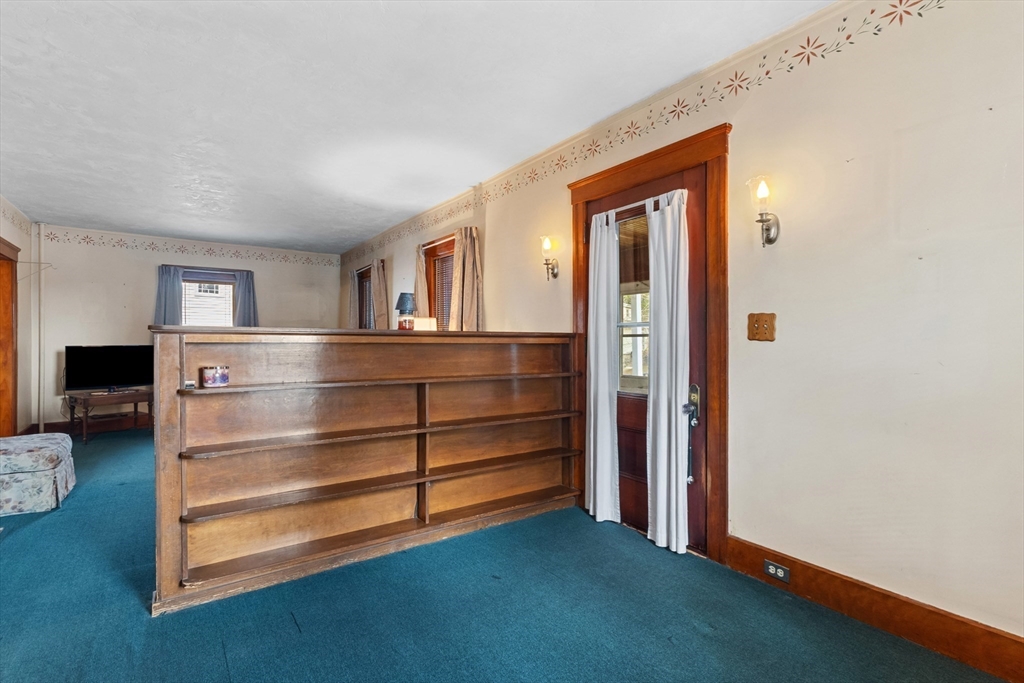 35 Chesterfield Road Worcester, MA 01602 - Photo 8 of 32