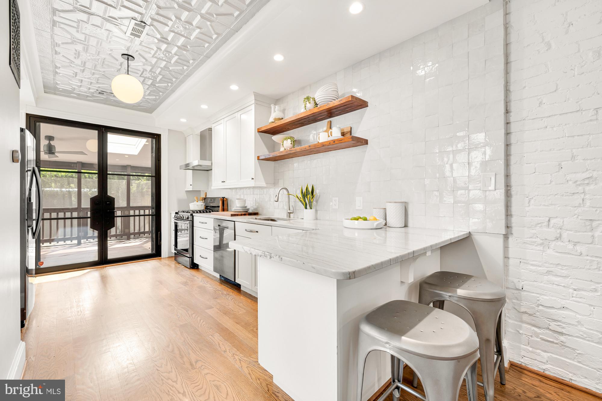 415 10th Street Northeast Washington, DC 20002 - Photo 13 of 51 Gorgeous kitchen