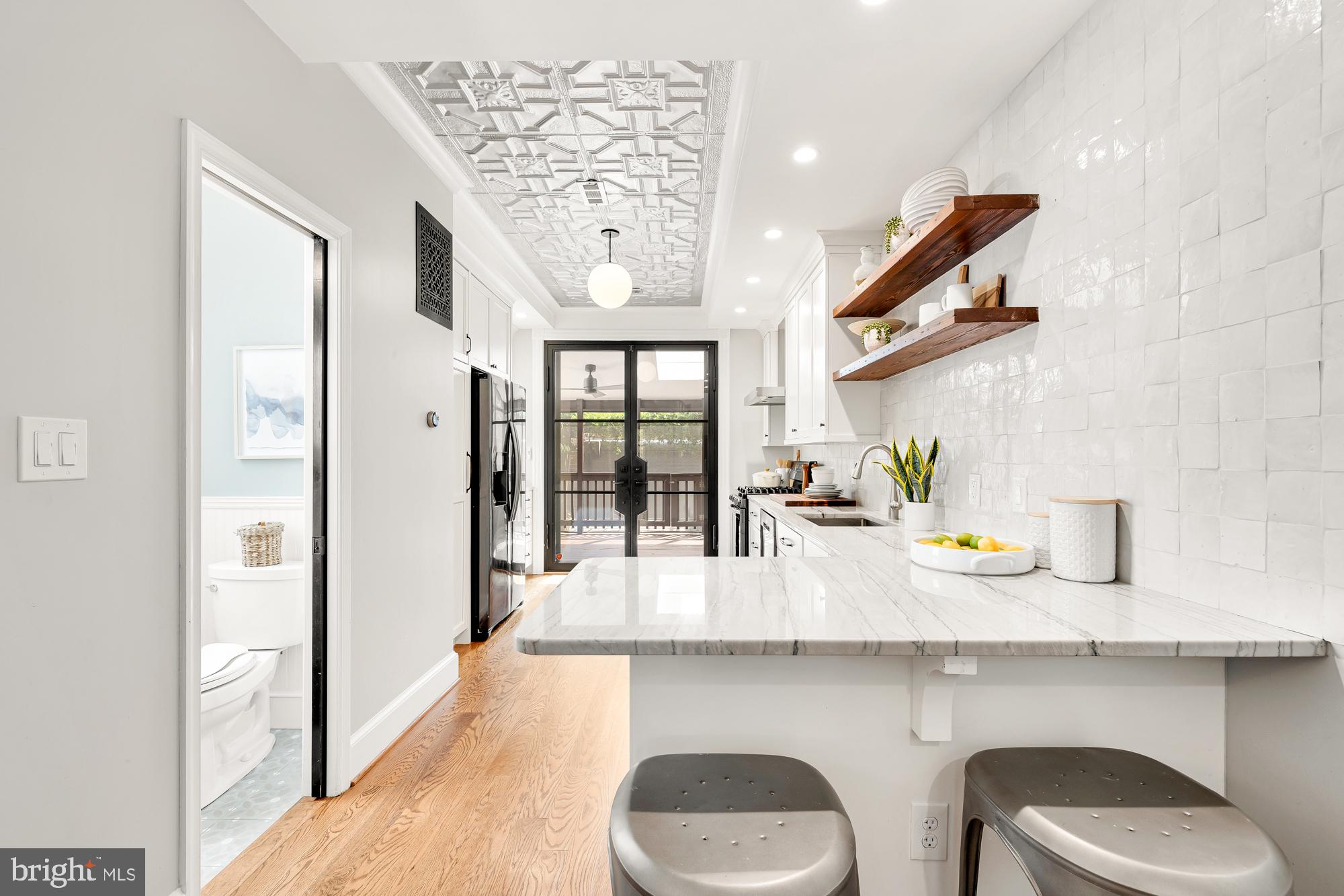 415 10th Street Northeast Washington, DC 20002 - Photo 14 of 51 Breakfast bar