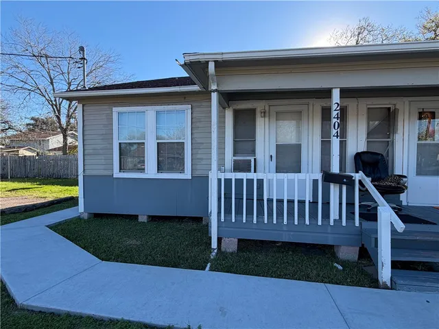 $950 | 2402 Segrest Street, Corpus Christi, TX 78405
