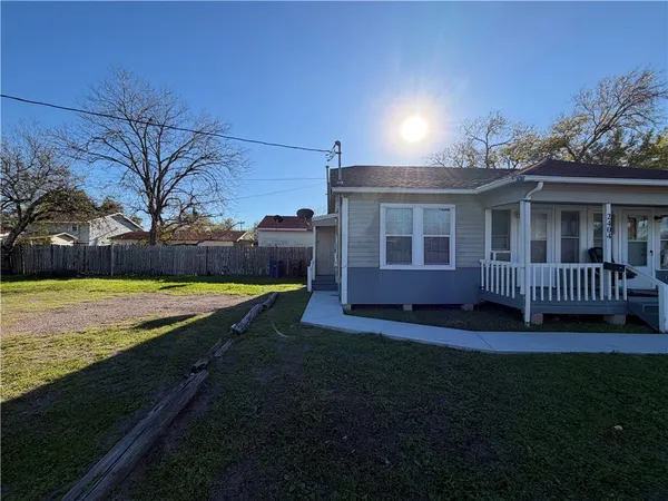 $850 | 2402 Segrest Street, Corpus Christi, TX 78405