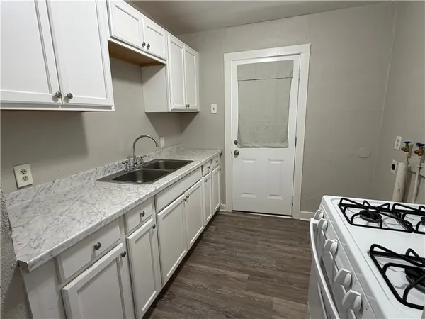 $850 | 2402 Segrest Street, Corpus Christi, TX 78405