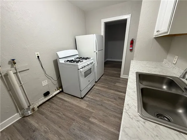$950 | 2402 Segrest Street, Corpus Christi, TX 78405