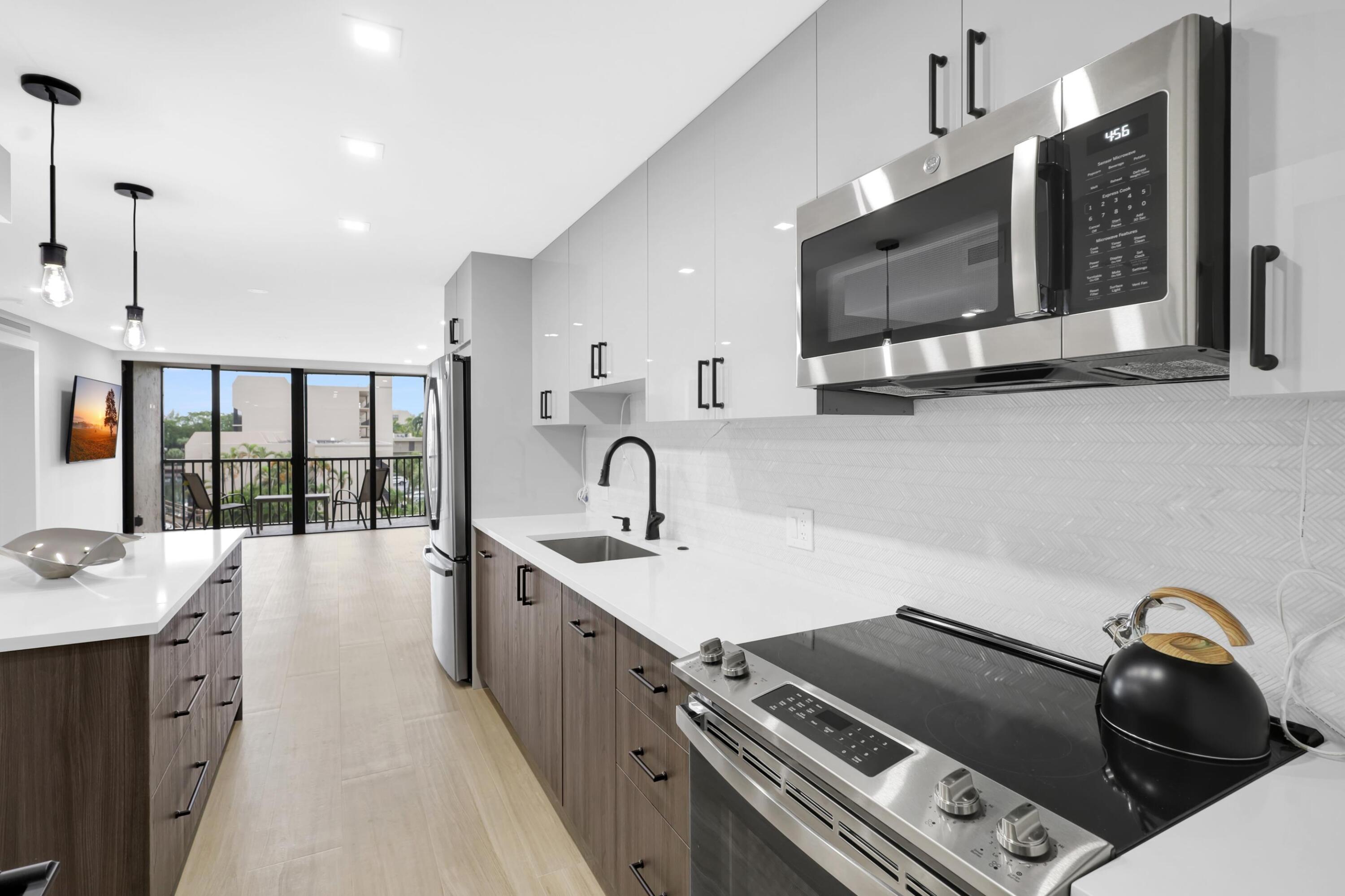 4 Royal Palm Way, Unit 4020 Boca Raton, FL 33432 - Photo 2 of 20 BB KIT