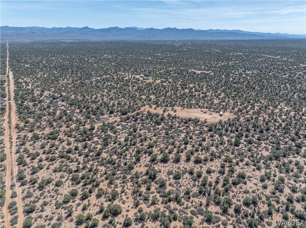 10116 East Hidden Valley Road Kingman, AZ 86401 - Photo 19 of 58 a view of a city with mountain