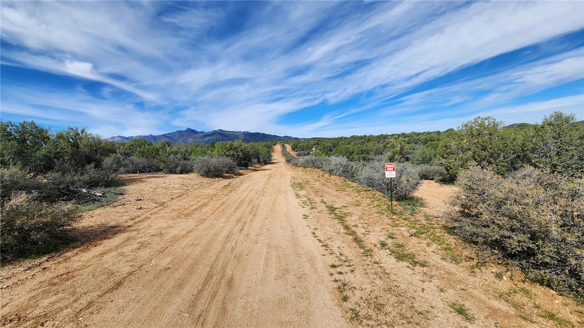 10116 East Hidden Valley Road Kingman, AZ 86401 - Photo 5 of 58 Road