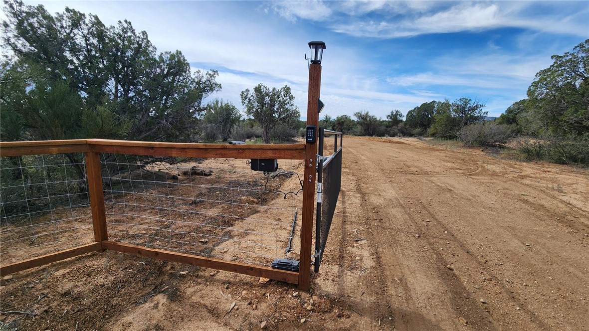 10116 East Hidden Valley Road Kingman, AZ 86401 - Photo 9 of 58 Entry Gate