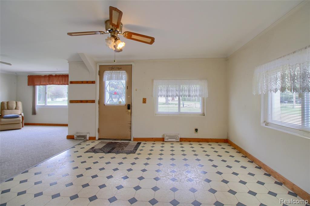 30977 West Road New Boston, MI 48164 - Photo 10 of 58 Gallery Image 10