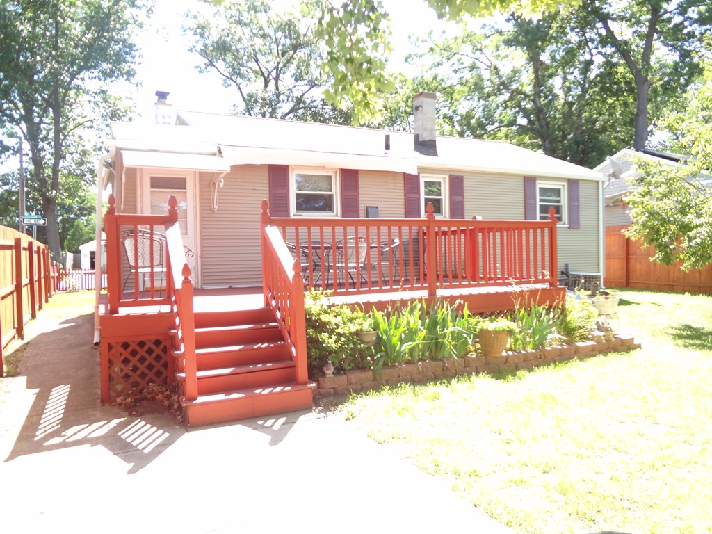 4 Fordham Street Springfield, MA 01104 - Photo 2 of 19