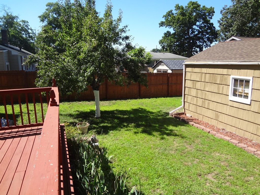4 Fordham Street Springfield, MA 01104 - Photo 3 of 19