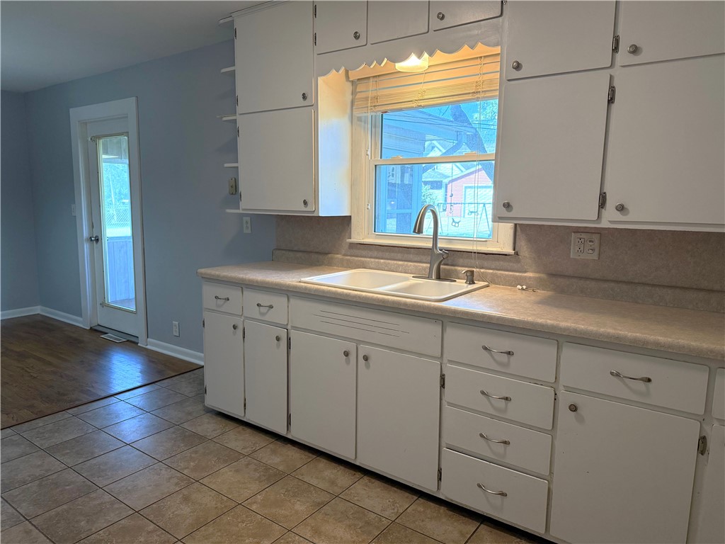1005 South 3rd Street Effingham, IL 62401 - Photo 4 of 24