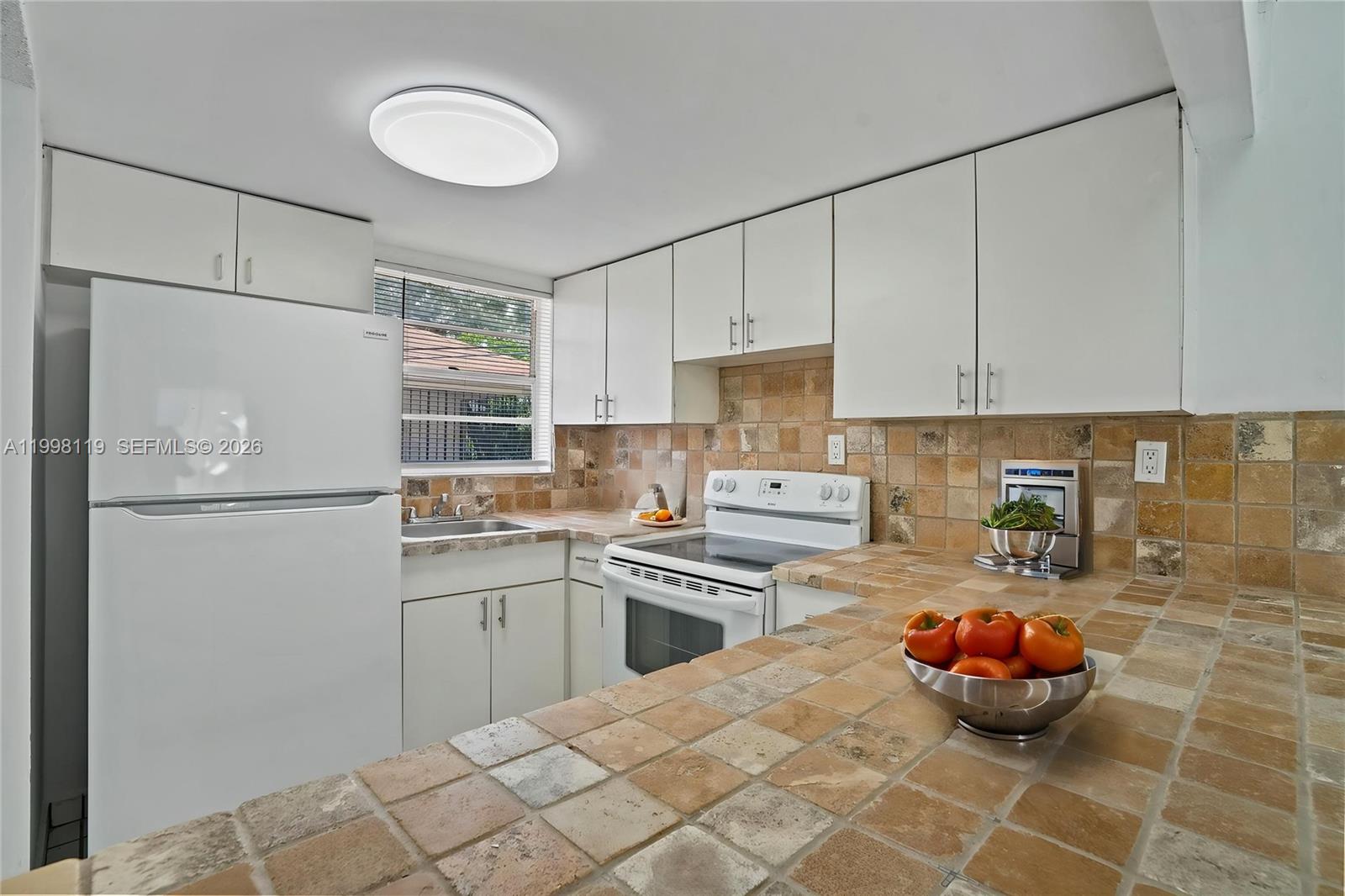461 Southwest 7th Street, Unit 5 Miami, FL 33130 - Photo 5 of 17