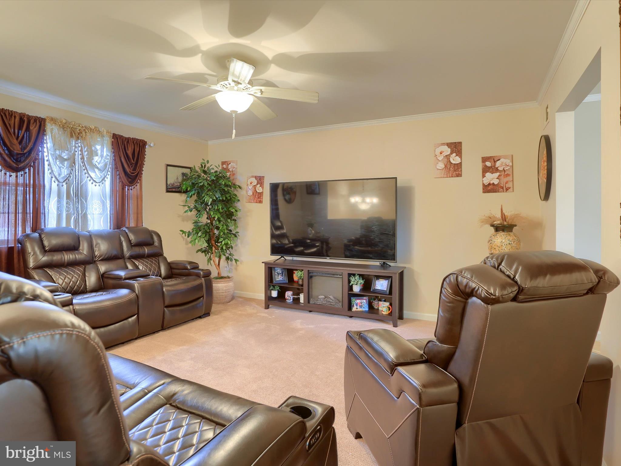 2248 Heather Road York, PA 17408 - Photo 4 of 47 Gallery Image 4