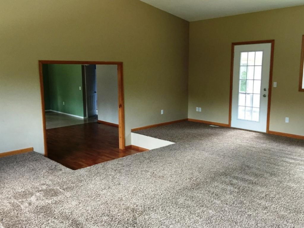 3592 Fenner Road Muskegon, MI 49445 - Photo 8 of 22 Living Room 3