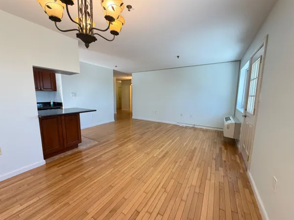 $2,950 | 10 Palisade Avenue, Unit 2C, Cliffside Park, NJ 07010