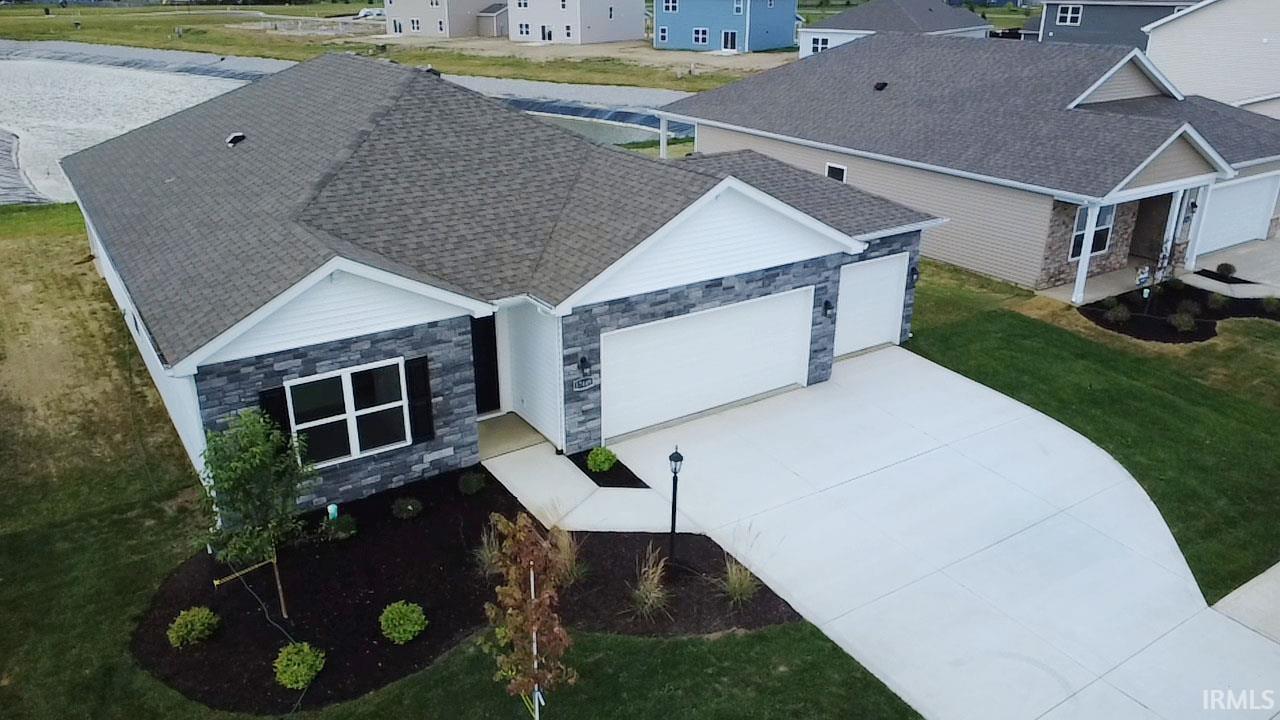 17449 Dewolff Lane Huntertown, IN 46748 - Photo 3 of 27 Gallery Image 3