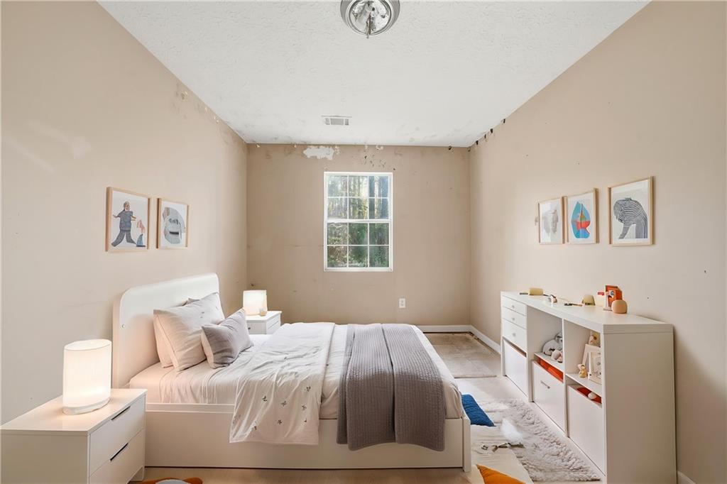 3785 Soapstone Road Decatur, GA 30034 - Photo 4 of 33