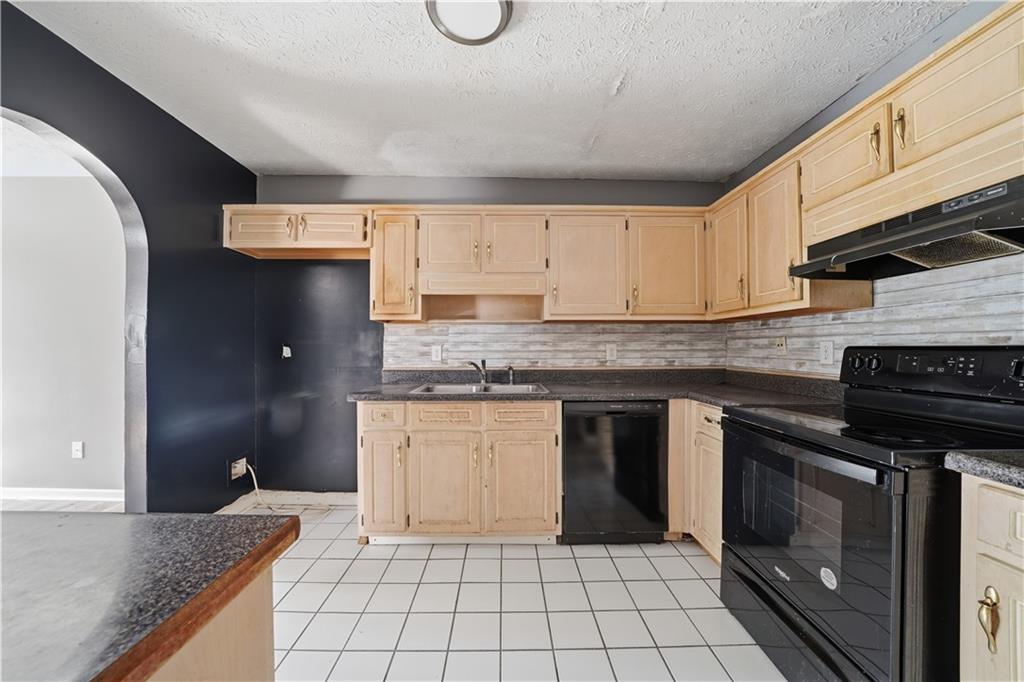 3785 Soapstone Road Decatur, GA 30034 - Photo 8 of 33