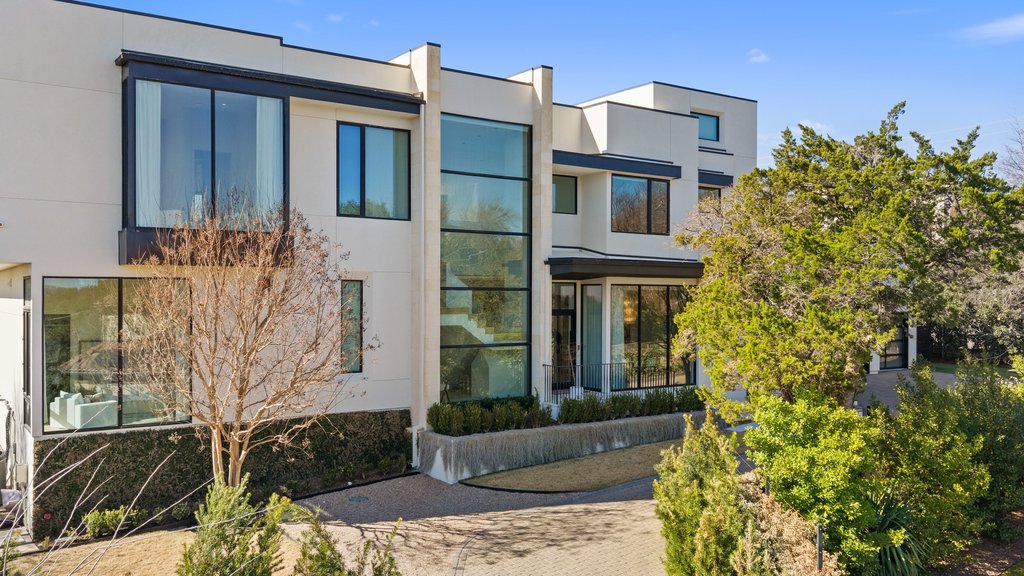 5 Inwood Cove Austin, TX 78746 - Photo 2 of 39 View of front of home with stucco siding