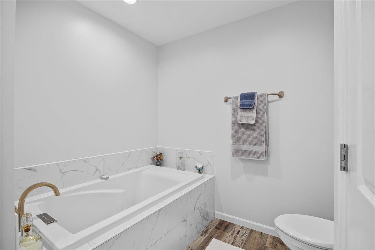 7 Oak View Drive Staunton, VA 24401 - Photo 22 of 53 a bathroom with a sink and a bathtub