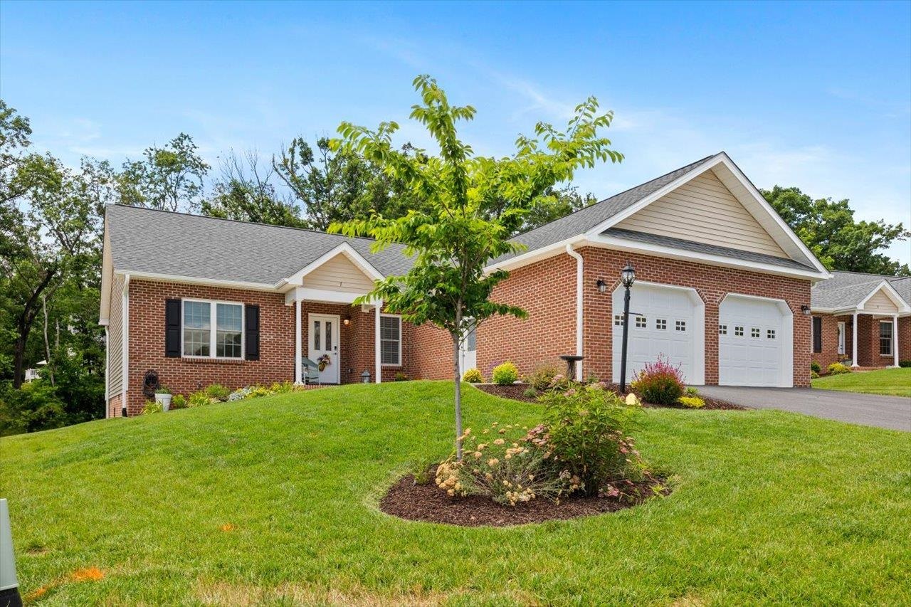 7 Oak View Drive Staunton, VA 24401 - Photo 41 of 53 a front view of house with a garden