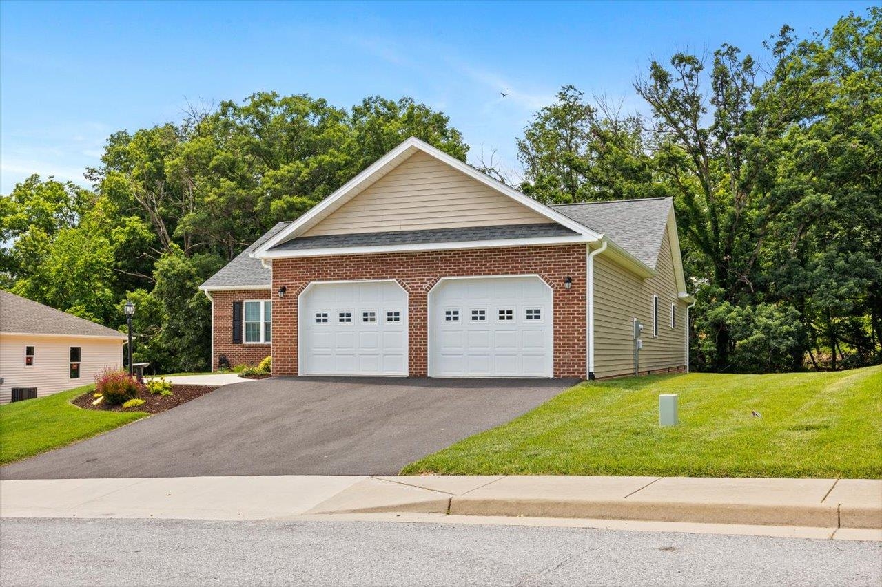 7 Oak View Drive Staunton, VA 24401 - Photo 43 of 53 a front view of a house with a yard and garage
