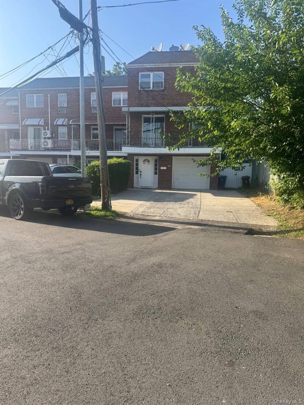 250-23 88th Road, Unit 2R Queens, NY 11426 - Photo 2 of 20