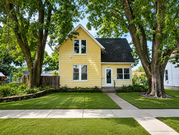 $129,900 | 2607 13th Avenue, Moline, IL 61265