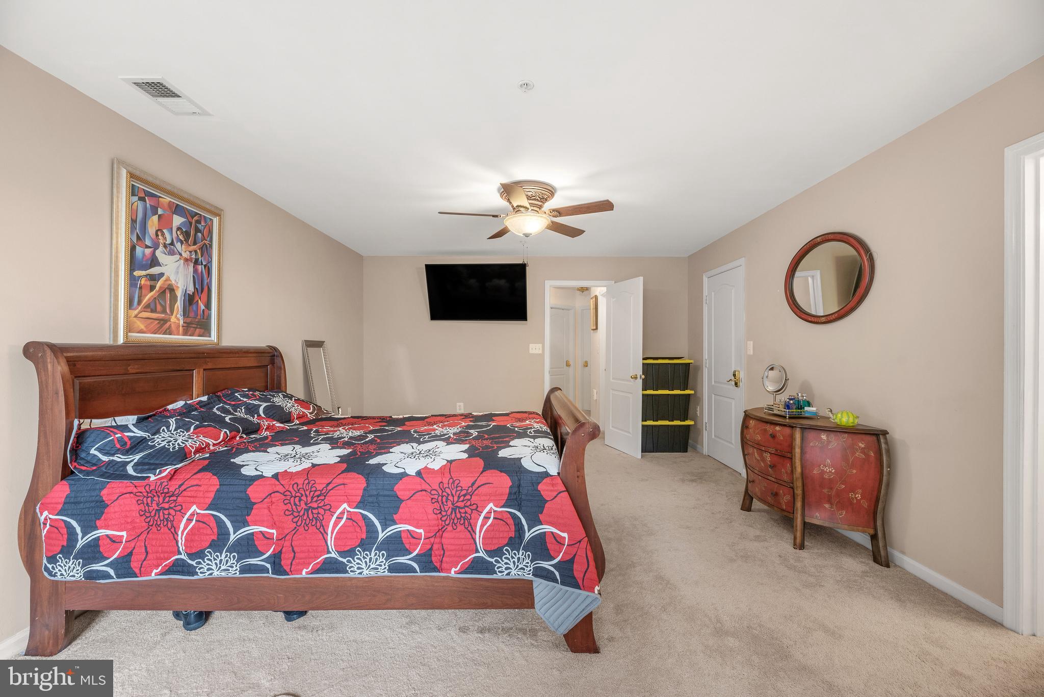 138 Carolstowne Road Reisterstown, MD 21136 - Photo 29 of 46 Owner's bedroom
