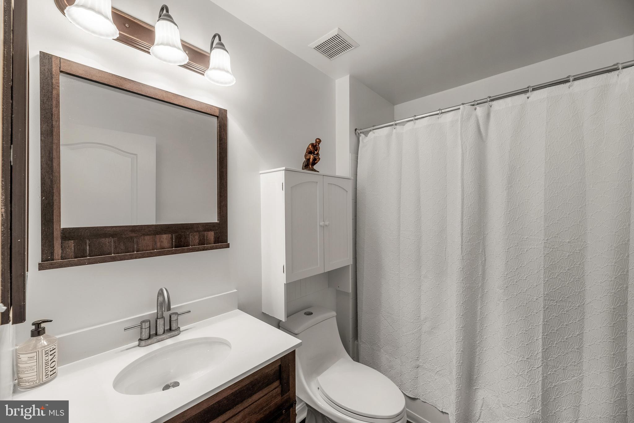 138 Carolstowne Road Reisterstown, MD 21136 - Photo 32 of 46 Full bathroom
