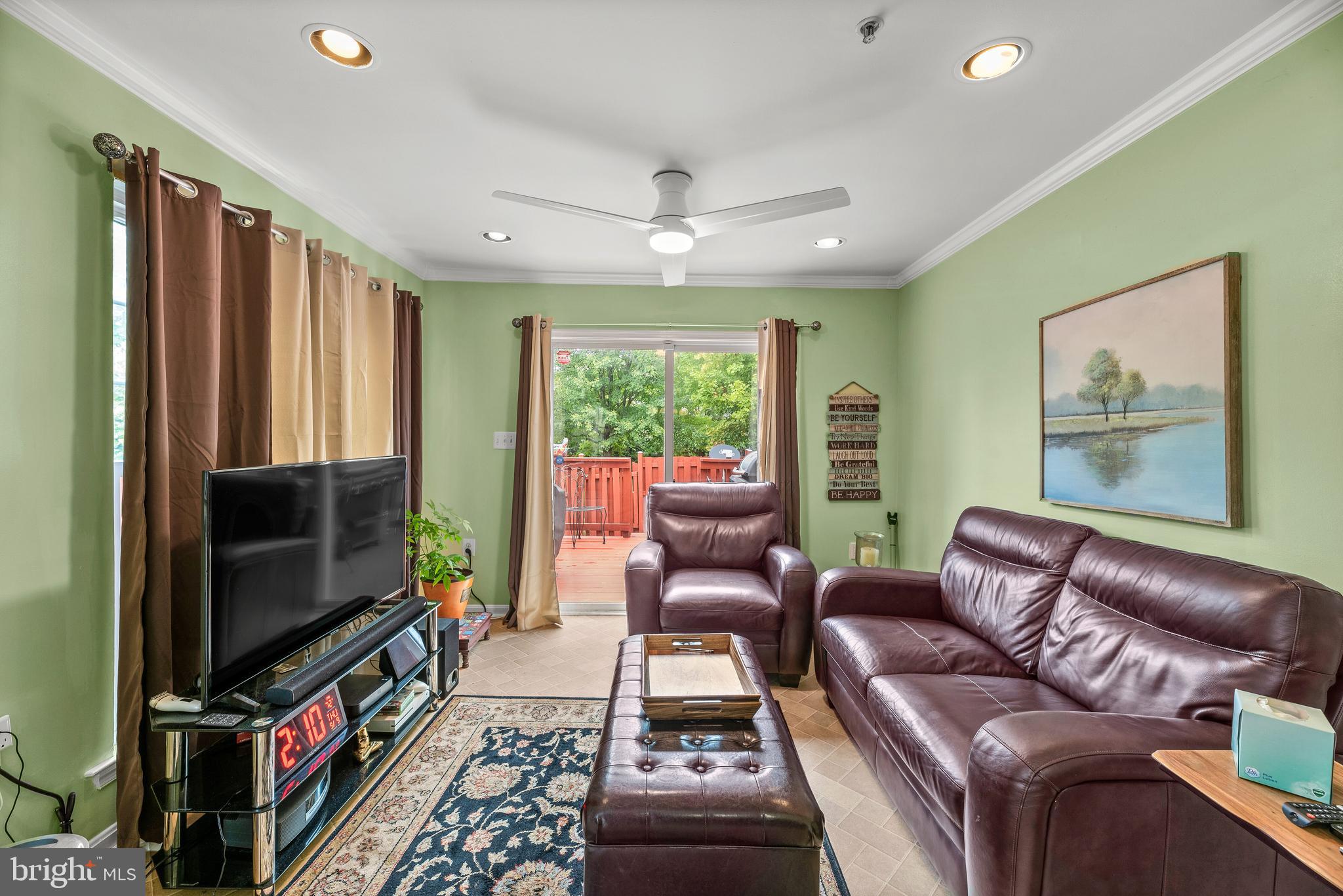 138 Carolstowne Road Reisterstown, MD 21136 - Photo 9 of 46 Family room