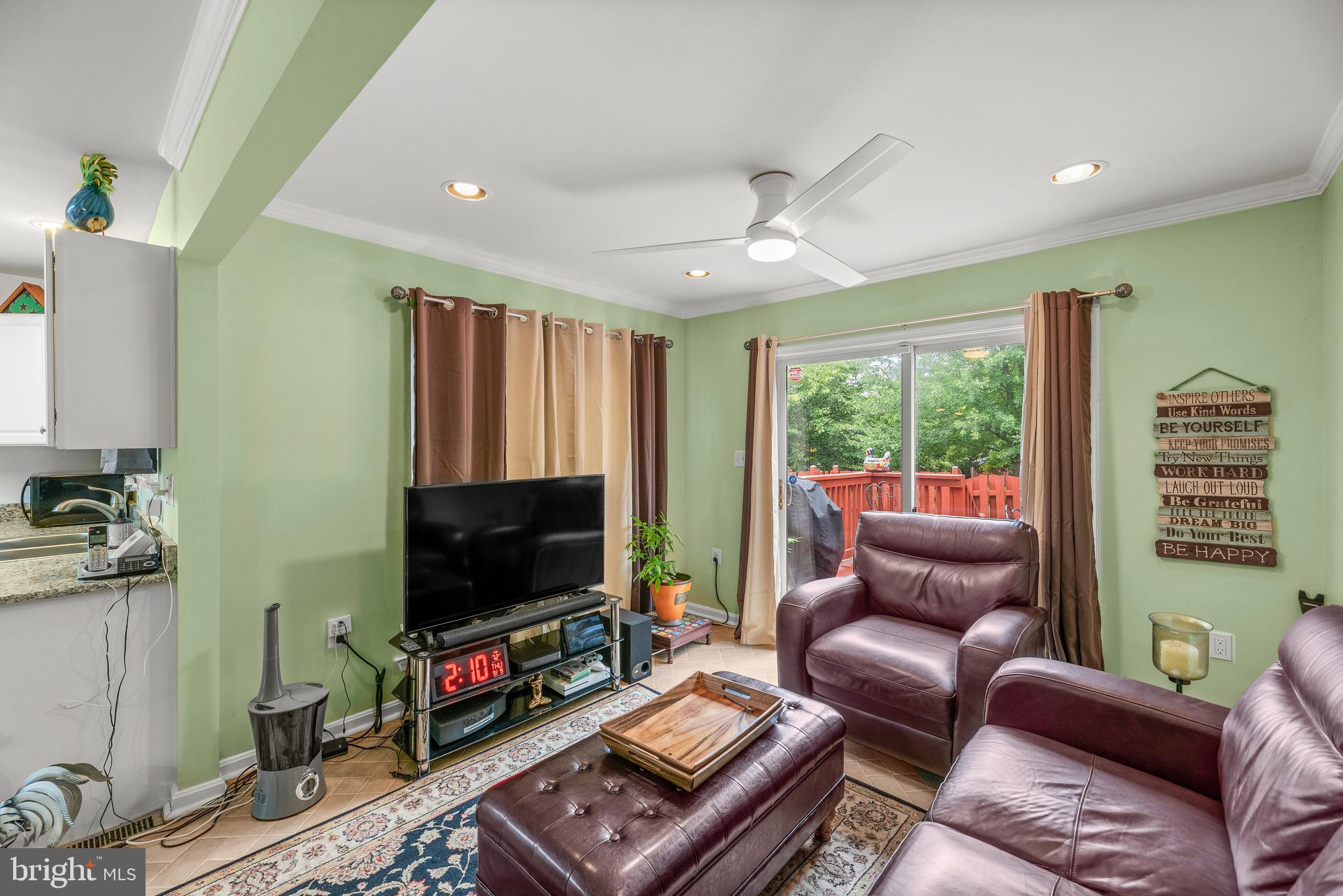 138 Carolstowne Road Reisterstown, MD 21136 - Photo 10 of 46 Family room