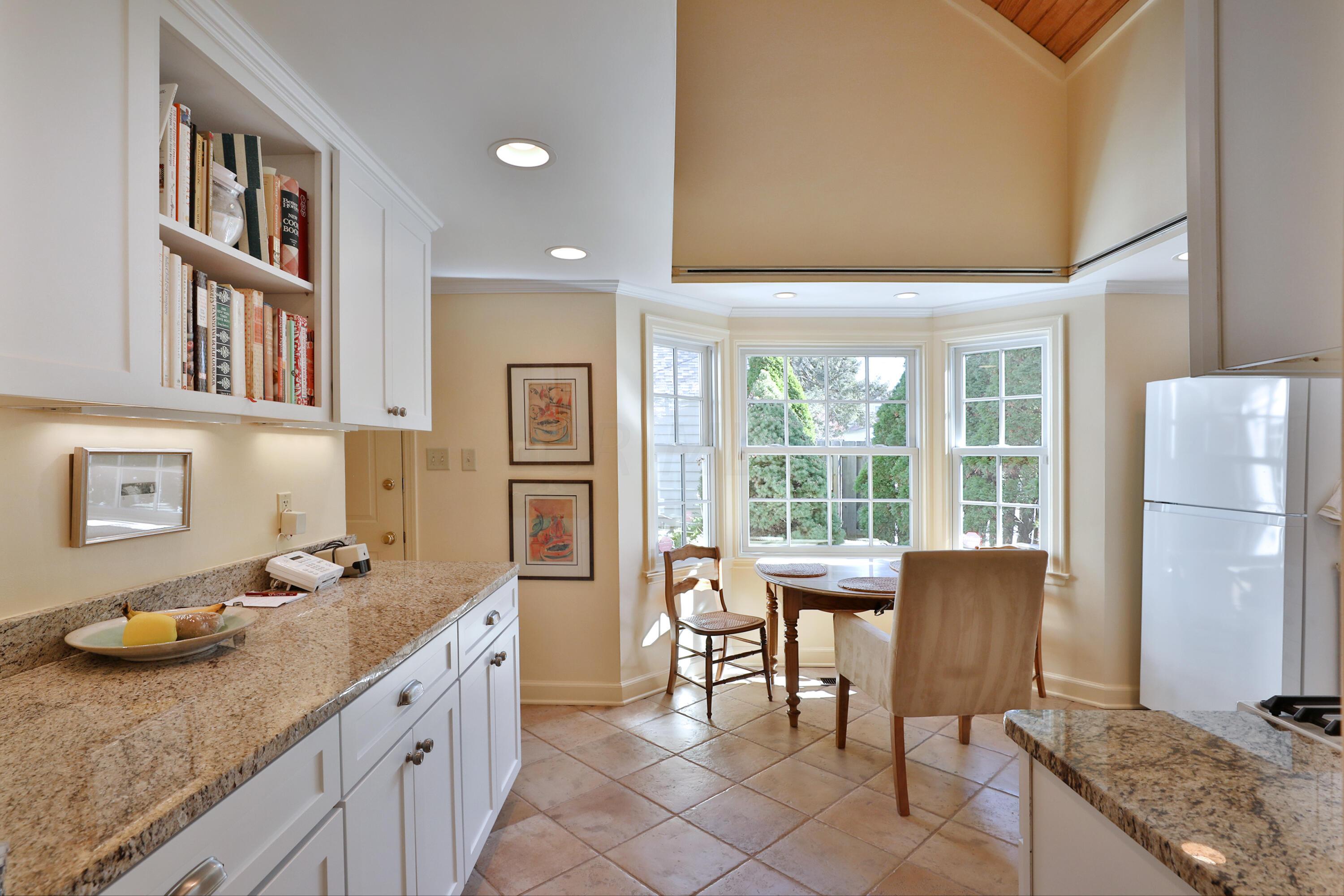 4436 Zeller Road Columbus, OH 43214 - Photo 12 of 42 Kitchen