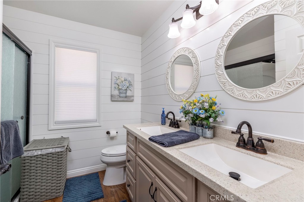 45166 Via Quivera Temecula, CA 92592 - Photo 23 of 34 Secondary Bath