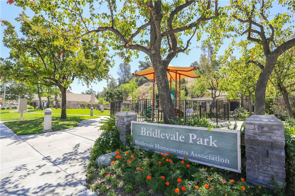 45166 Via Quivera Temecula, CA 92592 - Photo 27 of 34 Community Pool, Park and Walking Path