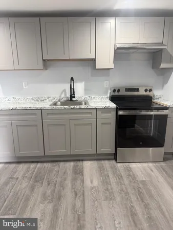 $1,800 | 307 Spring Street, Unit 3, Trenton, NJ 08618