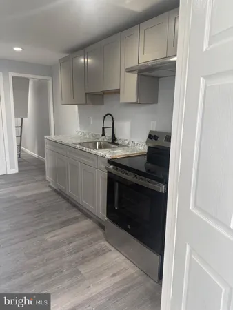$1,800 | 307 Spring Street, Unit 3, Trenton, NJ 08618