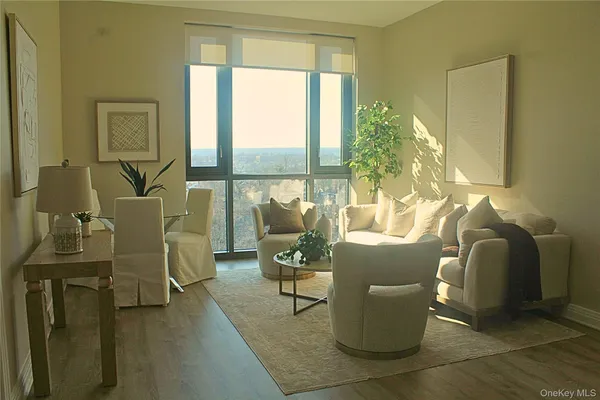 $585,000 | 701 Ridge Hill Boulevard, Unit PHE, Yonkers, NY 10710