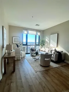 $585,000 | 701 Ridge Hill Boulevard, Unit PHE, Yonkers, NY 10710