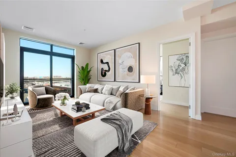 $585,000 | 701 Ridge Hill Boulevard, Unit PHE, Yonkers, NY 10710