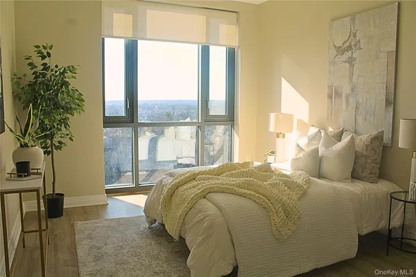 $585,000 | 701 Ridge Hill Boulevard, Unit PHE, Yonkers, NY 10710