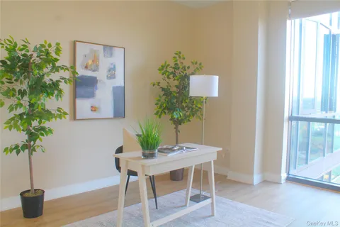 $585,000 | 701 Ridge Hill Boulevard, Unit PHE, Yonkers, NY 10710