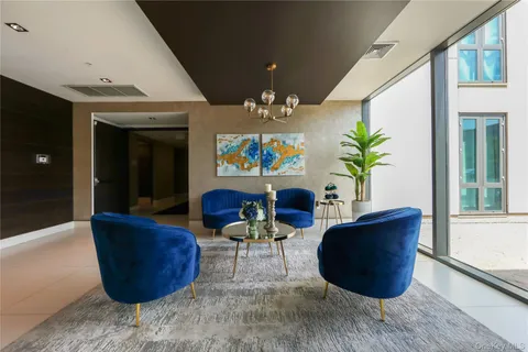 $585,000 | 701 Ridge Hill Boulevard, Unit PHE, Yonkers, NY 10710