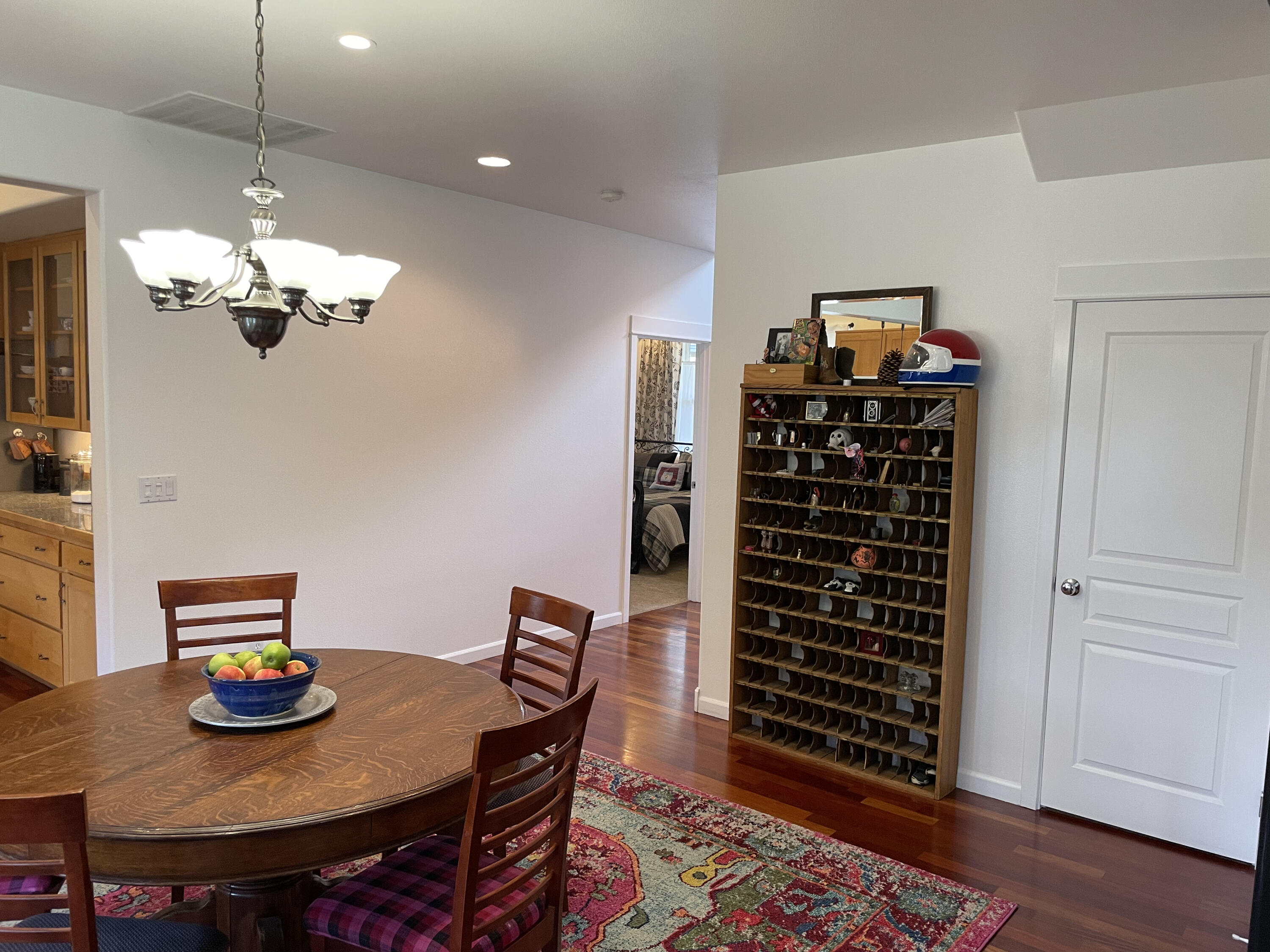20922 Ridgewater Court Bend, OR 97702 - Photo 11 of 39 Dining Area