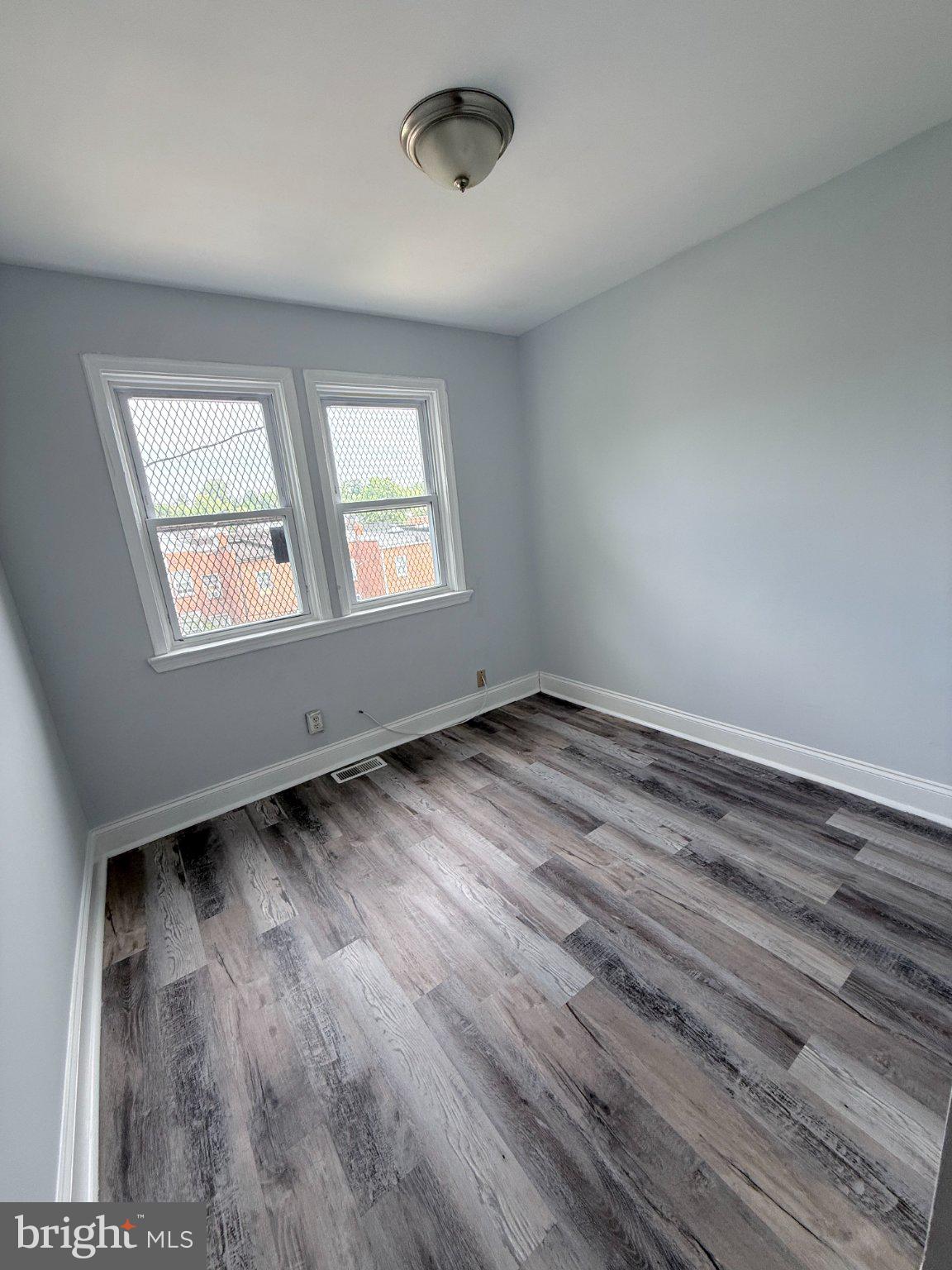 3908 Woodridge Road Baltimore, MD 21229 - Photo 8 of 13 Gallery Image 8